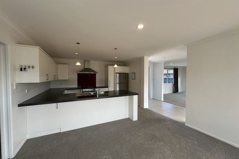 Photo of property in 14 Horokaka Place, Papamoa Beach, Papamoa, 3118