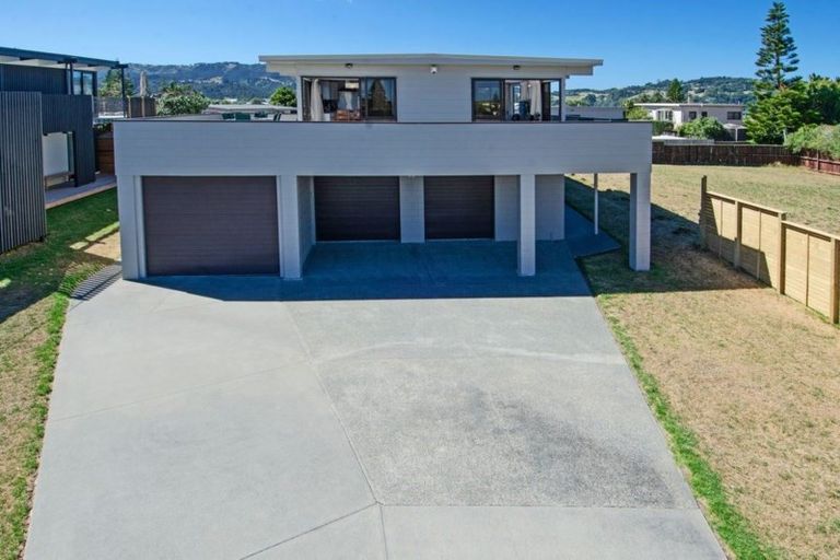 Photo of property in 19 Blue Bell Parade, Omaha, 0986