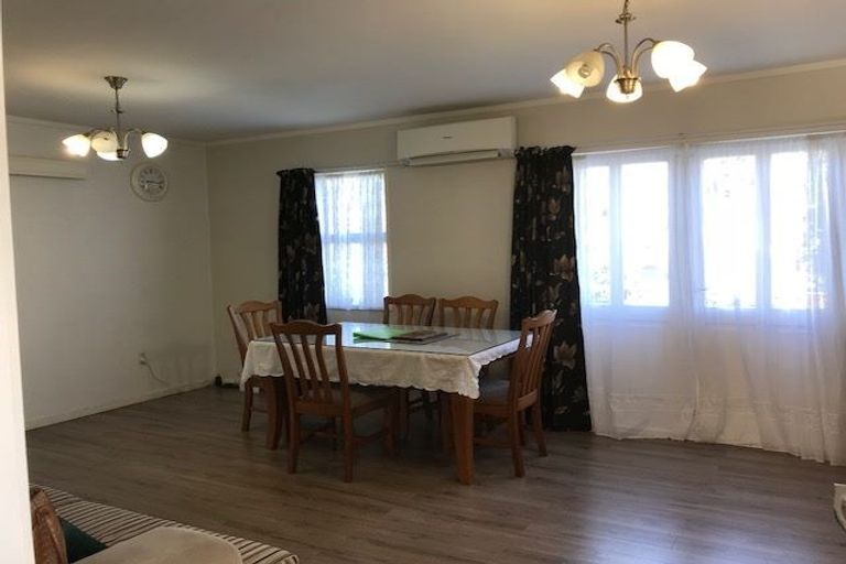 Photo of property in 1/22 Highland Park Drive, Highland Park, Auckland, 2010