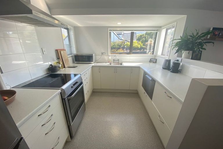 Photo of property in 1/25 Kingham Place, Avonhead, Christchurch, 8042