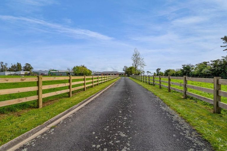 Photo of property in 550 Mountain Road, Lepperton, New Plymouth, 4373