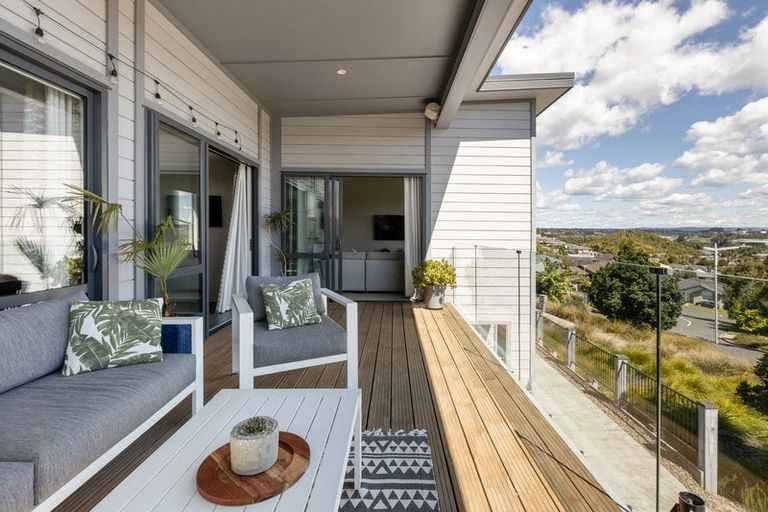 Photo of property in 16 Gyle Place, Pyes Pa, Tauranga, 3112