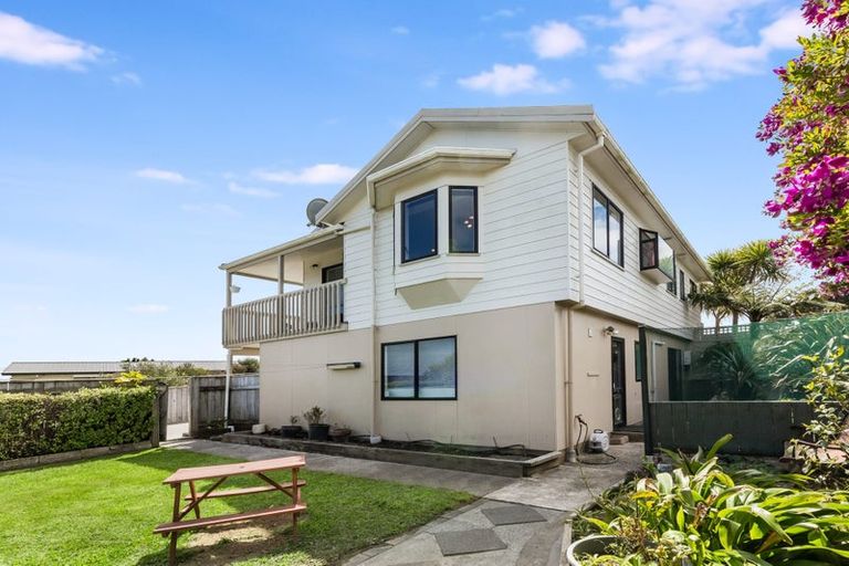 Photo of property in 35 Doncaster Terrace, Ascot Park, Porirua, 5024