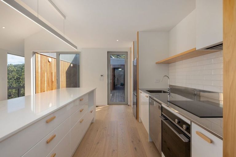 Photo of property in 129 Houghton Bay Road, Houghton Bay, Wellington, 6023