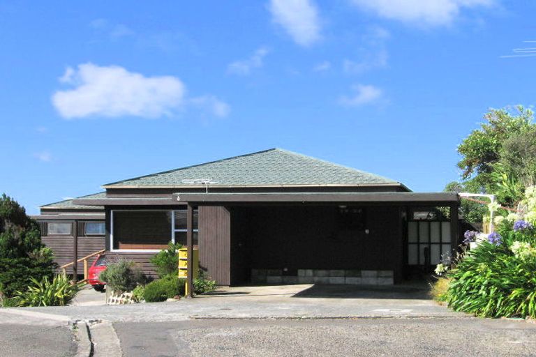 Photo of property in 6 Stormont Place, Kingston, Wellington, 6021