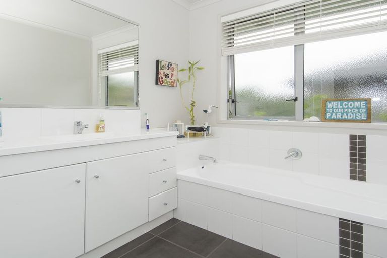 Photo of property in 85 Doncaster Drive, Papamoa Beach, Papamoa, 3118