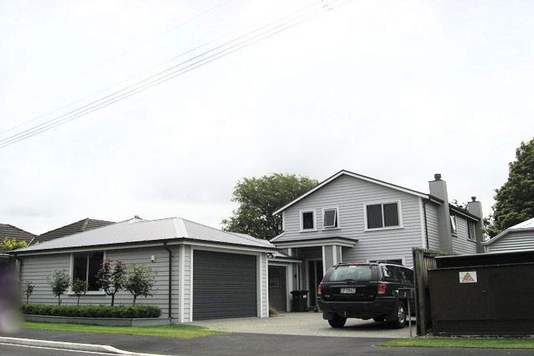 Photo of property in 2 Penhelig Place, Burnside, Christchurch, 8053