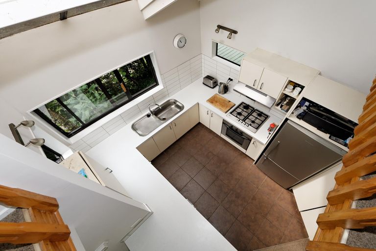 Photo of property in 5 Woontons Lane, Titirangi, Auckland, 0604