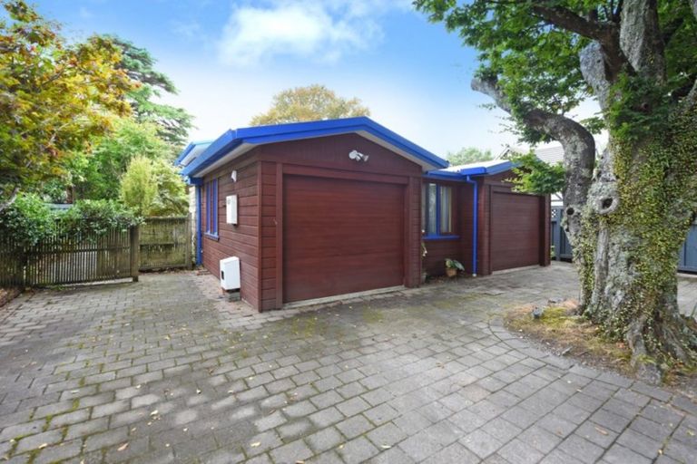 Photo of property in 23 Golf Road, Heretaunga, Upper Hutt, 5018