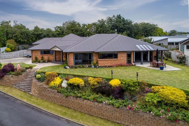 Photo of property in 17 Ruahine Street, Dannevirke, 4930