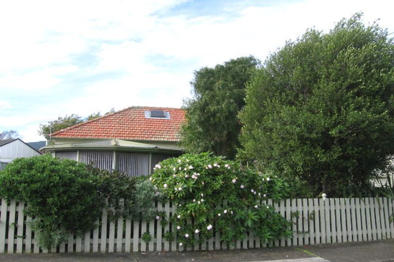 Photo of property in 4 Rosebank Place, Avalon, Lower Hutt, 5011