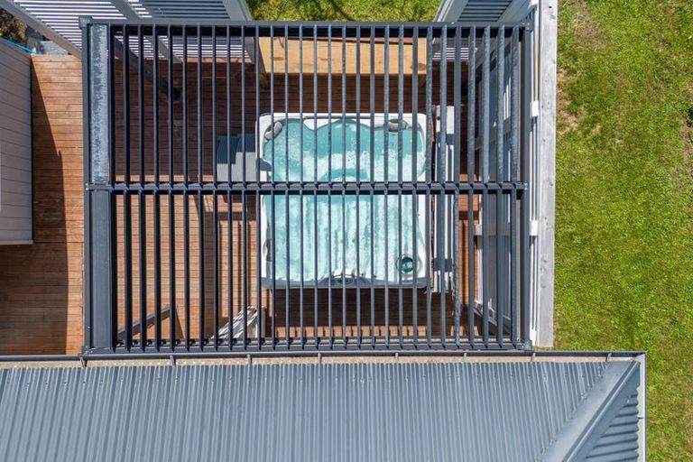 Photo of property in 310 Te Moana Road, Waikanae, 5036