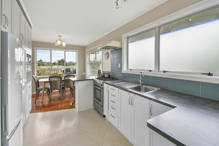Photo of property in 15 Rembrandt Place, Opaheke, Papakura, 2113