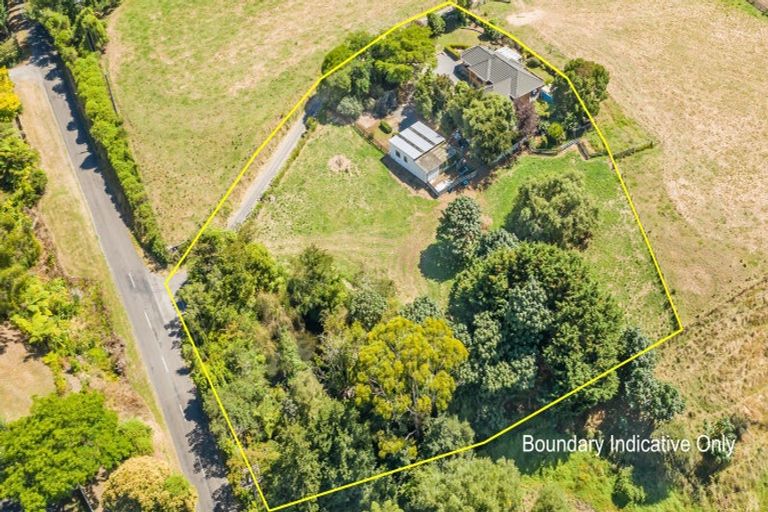 Photo of property in 223 Heatherlea East Road, Levin, 5571