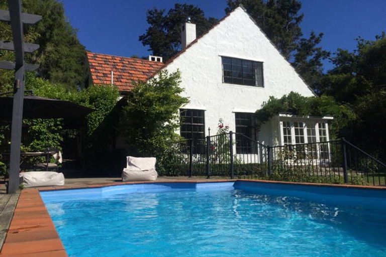 Photo of property in 23a Chatsworth Road, Silverstream, Upper Hutt, 5019