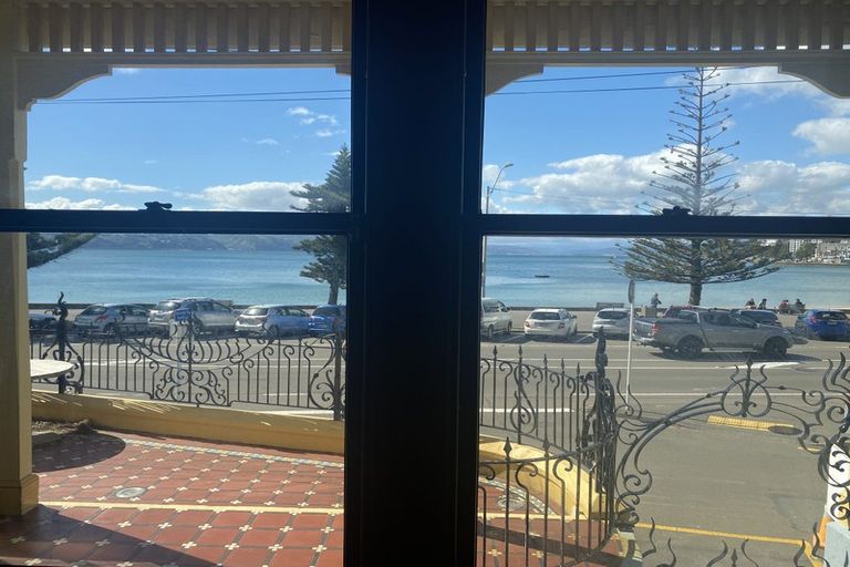 Photo of property in 186 Oriental Parade, Oriental Bay, Wellington, 6011