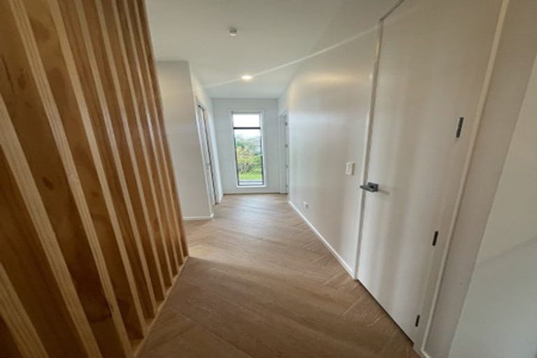 Photo of property in 35 Lewis Road, Pakuranga, Auckland, 2010