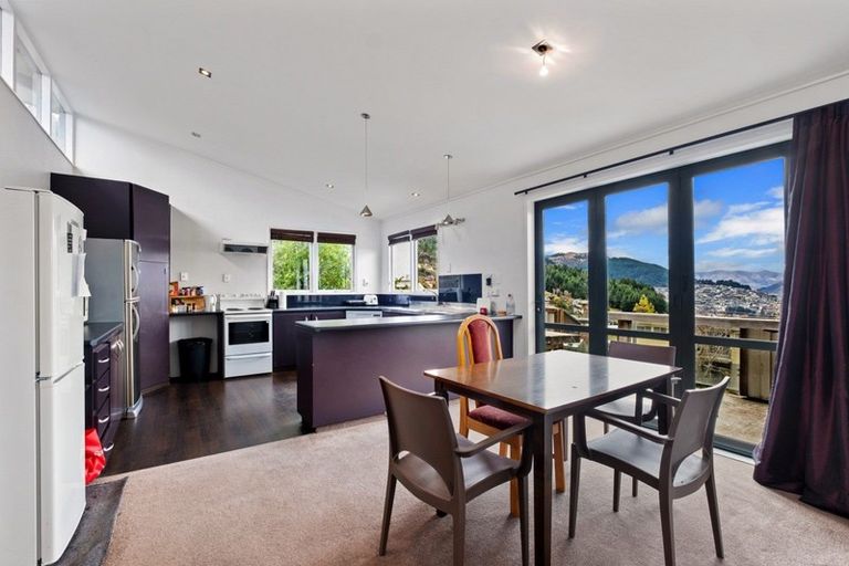 Photo of property in 6 Wynyard Crescent, Fernhill, Queenstown, 9300