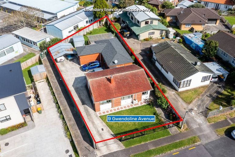 Photo of property in 9 Gwendoline Avenue, Te Atatu Peninsula, Auckland, 0610