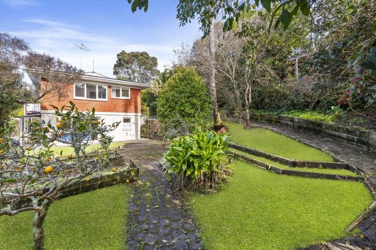 Photo of property in 31 Gretel Place, Hillcrest, Auckland, 0627