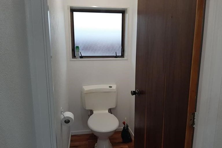 Photo of property in 1/2a Takapu Street, Henderson, Auckland, 0612