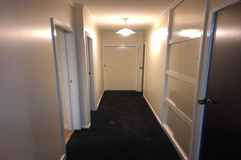 Photo of property in 1/18 Mcleod Road, Henderson, Auckland, 0612