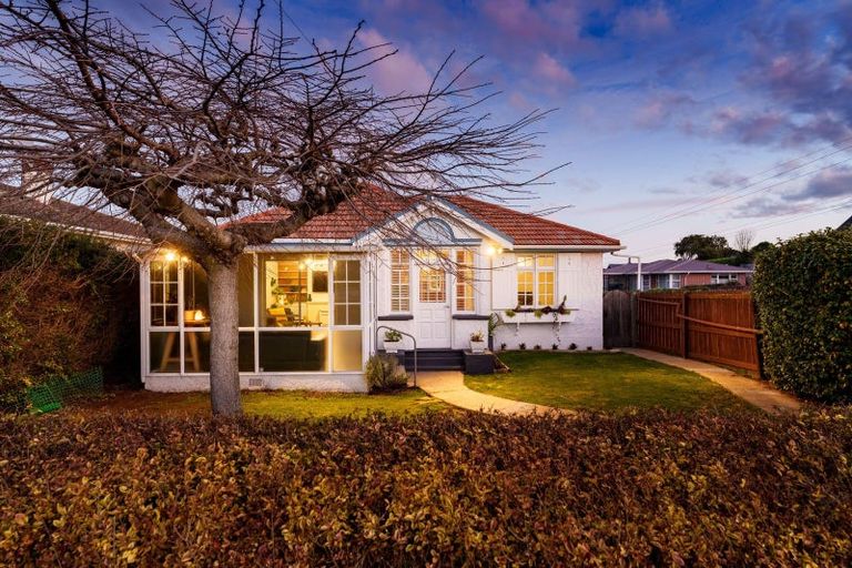 Photo of property in 19 Mornington Road, Balaclava, Dunedin, 9011