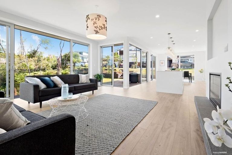 Photo of property in 8 Vazey Way, Hobsonville, Auckland, 0618