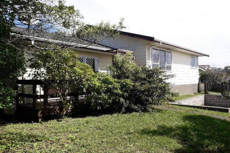 Photo of property in 162 Mark Avenue, Grenada Village, Wellington, 6037