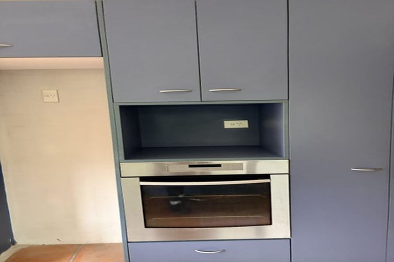 Photo of property in 1/83 East Coast Road, Castor Bay, Auckland, 0620
