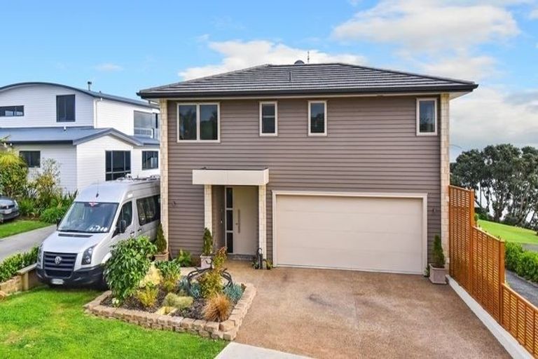 Photo of property in 49a Torkar Road, Clarks Beach, 2122