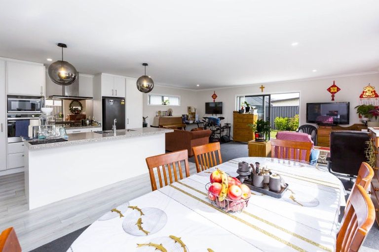 Photo of property in 12 Buddle Road, Wallaceville, Upper Hutt, 5018