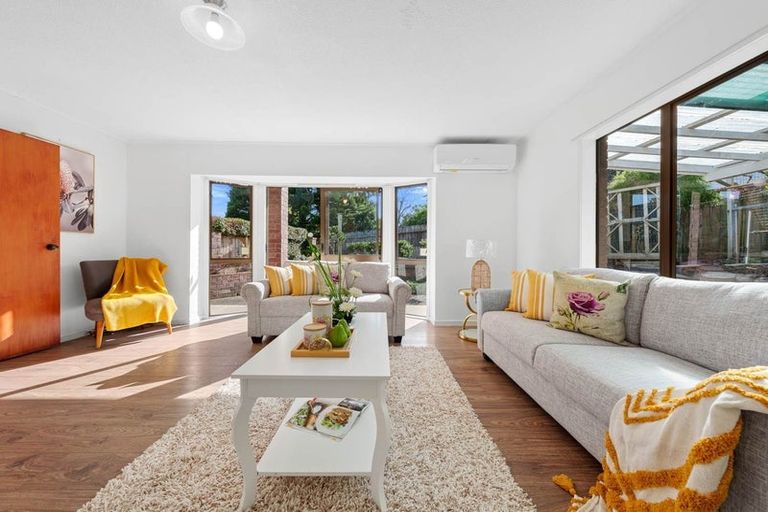 Photo of property in 1/22 Cornelian Crescent, Half Moon Bay, Auckland, 2012