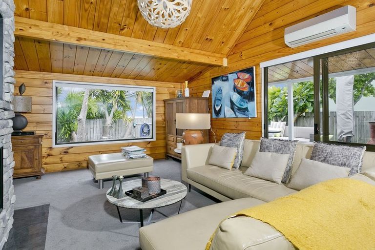 Photo of property in 79 Caribbean Drive, Unsworth Heights, Auckland, 0632