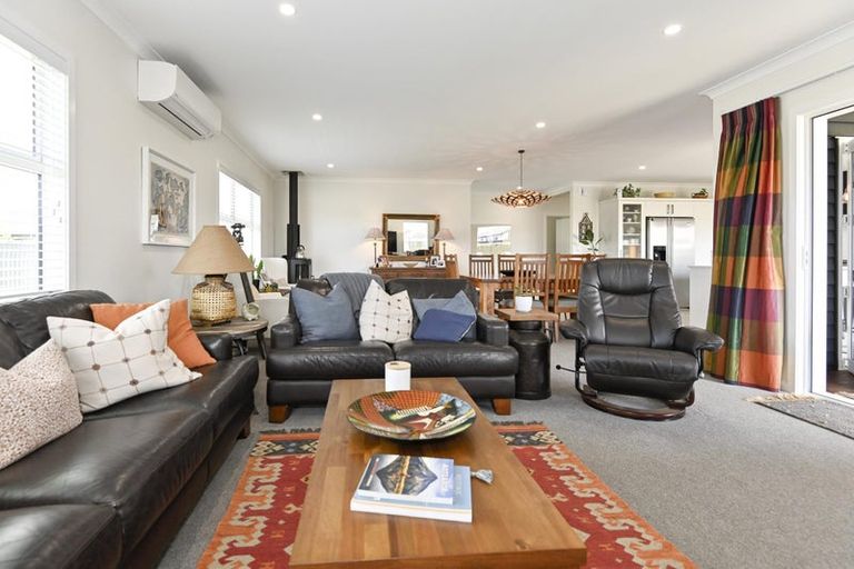 Photo of property in 4 Young Place, Taradale, Napier, 4112