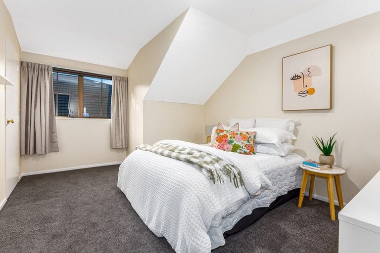 Photo of property in 31 Burbank Crescent, Churton Park, Wellington, 6037