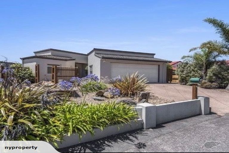 Photo of property in 13 Oriental Parade, Papamoa Beach, Papamoa, 3118