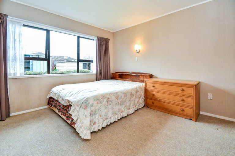 Photo of property in 38 Rushgreen Avenue, Pahurehure, Papakura, 2113