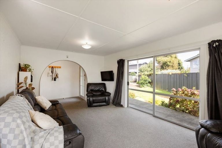 Photo of property in 23 Berkley Avenue, Hillcrest, Hamilton, 3216