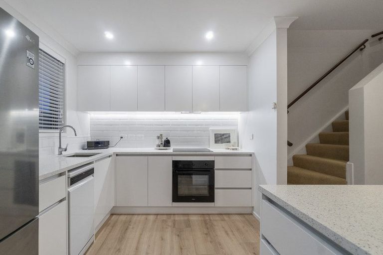 Photo of property in 1/97b Mokoia Road, Birkenhead, Auckland, 0626