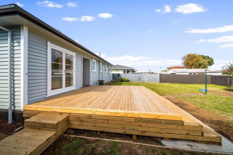 Photo of property in 5 Murray Avenue, Hawera, 4610