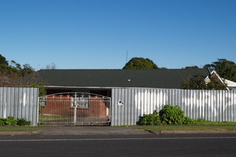 Photo of property in 28 Henwood Road, Mangere East, Auckland, 2024