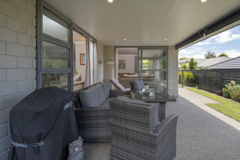 Photo of property in 16 Tranquil Grove, Omokoroa, 3114