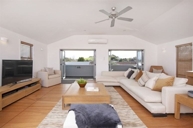 Photo of property in 351 Bucklands Beach Road, Bucklands Beach, Auckland, 2012