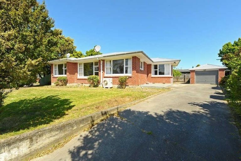 Photo of property in 2 Aileen Place, Upper Riccarton, Christchurch, 8041