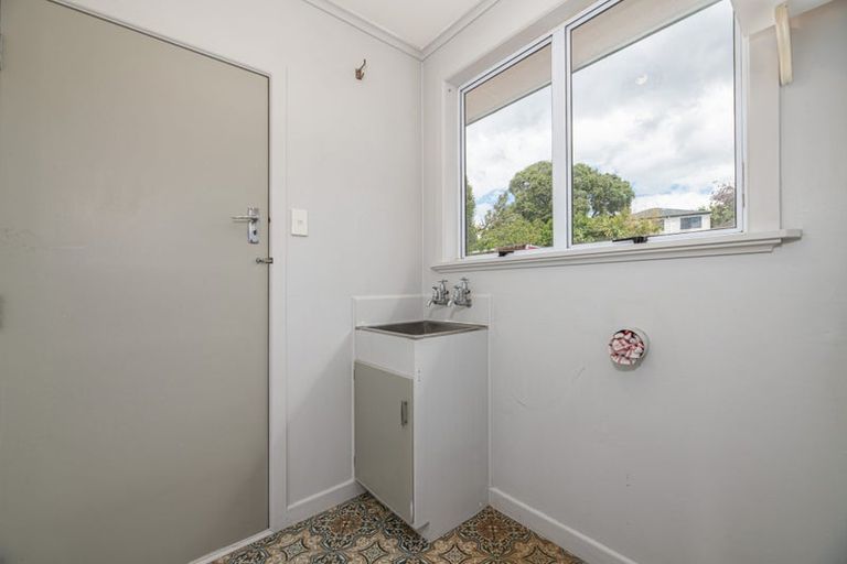 Photo of property in 4 Christina Avenue, Te Atatu South, Auckland, 0602