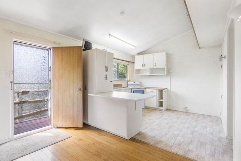 Photo of property in 2/111 Eskdale Road, Birkdale, Auckland, 0626