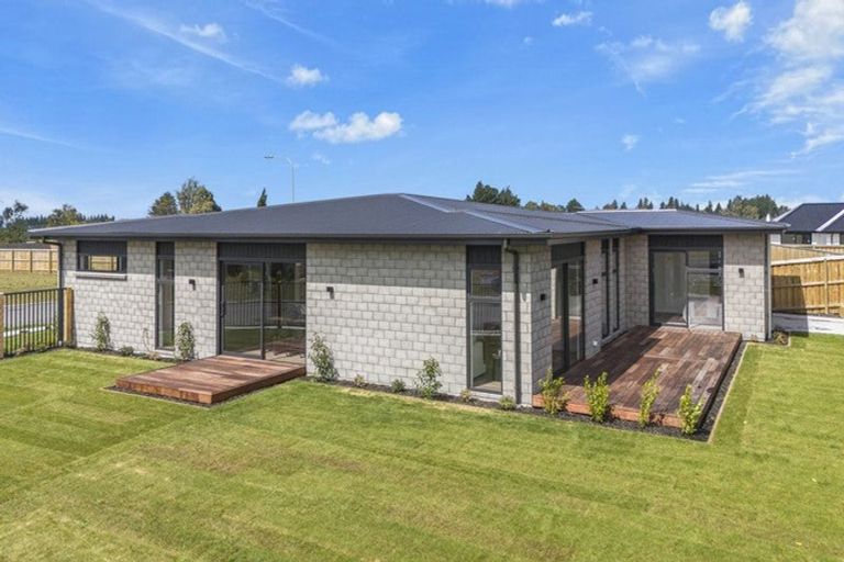 Photo of property in 12 Greig Crescent, Amberley, 7481