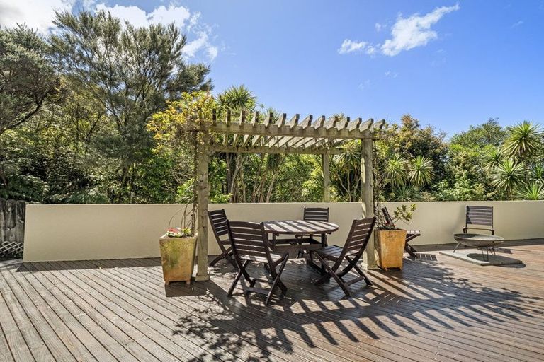 Photo of property in 15 Glenreagh Place, Torbay, Auckland, 0630