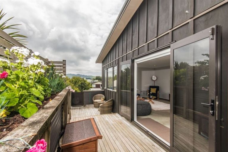 Photo of property in 12a Cambrian Street, Churton Park, Wellington, 6037